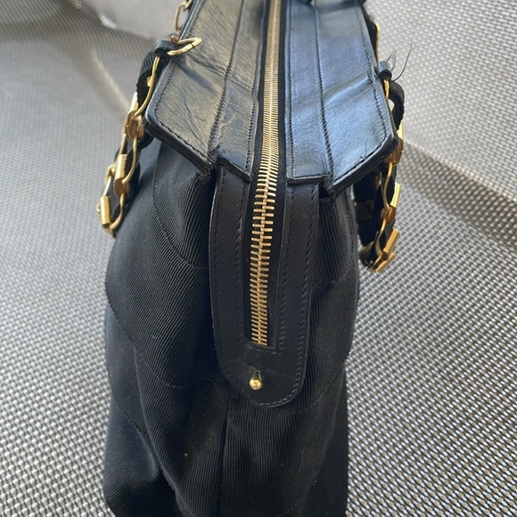 Ferragamo Black hand bag with gold accents is in good condition - Picture 5 of 9